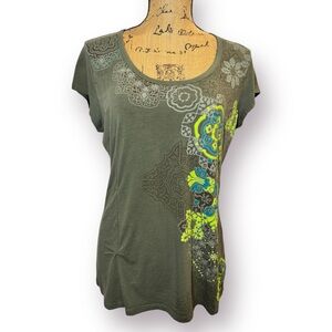 Vintage Y2K Athleta Size L Green Short Sleeve Casual Graphic Print Athletic Tee